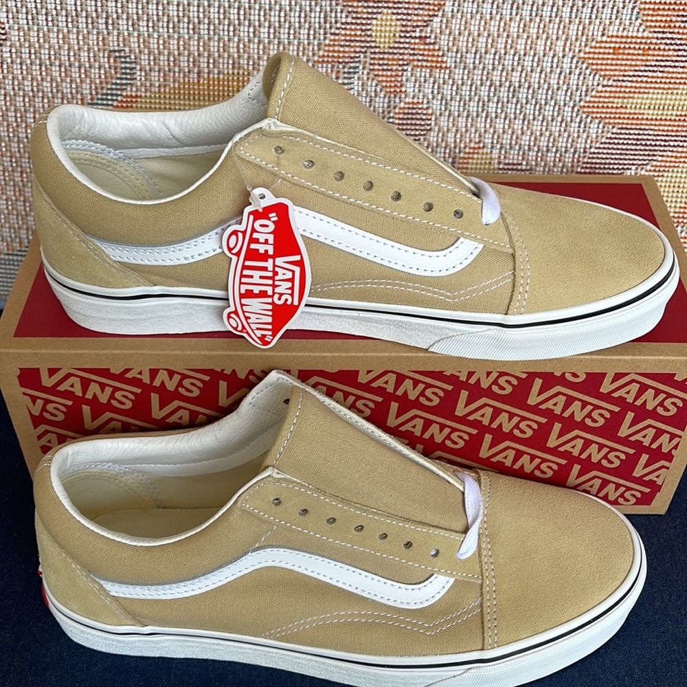 Vans WMNS Old Skool
Taos Taupe
VN0A3WKTYUU
Sneakers G - Picture 3 of 16